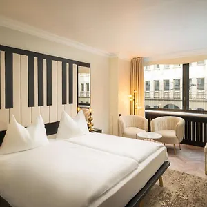 Elaya Center 4* Vienna